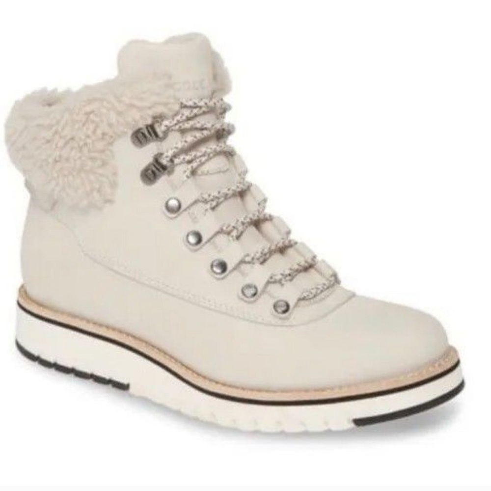 NWOT, Aspen Women’s Nomad Water Resistant
Lace-up Booties.